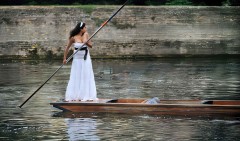 Bride punting