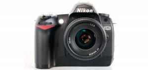 Nikon_D70_with_35mm_f2